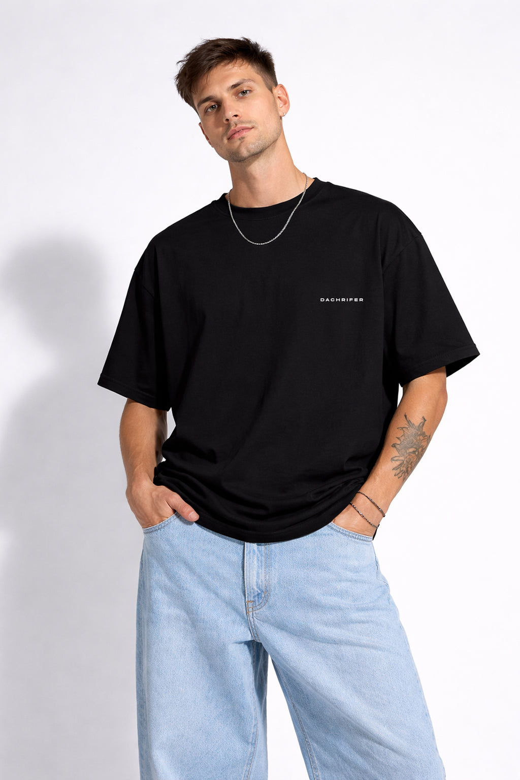 BASIC BLACK T-SHIRT